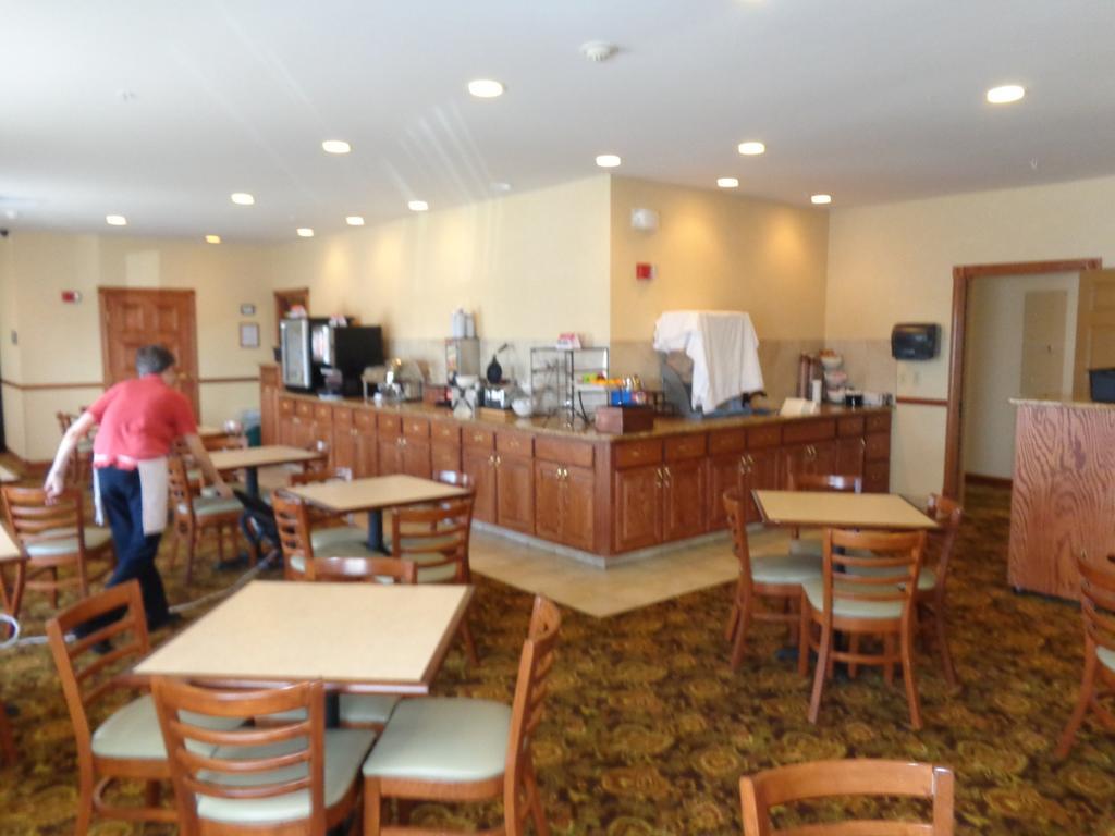 Country Inn & Suites By Radisson, Forest Lake, Mn Экстерьер фото