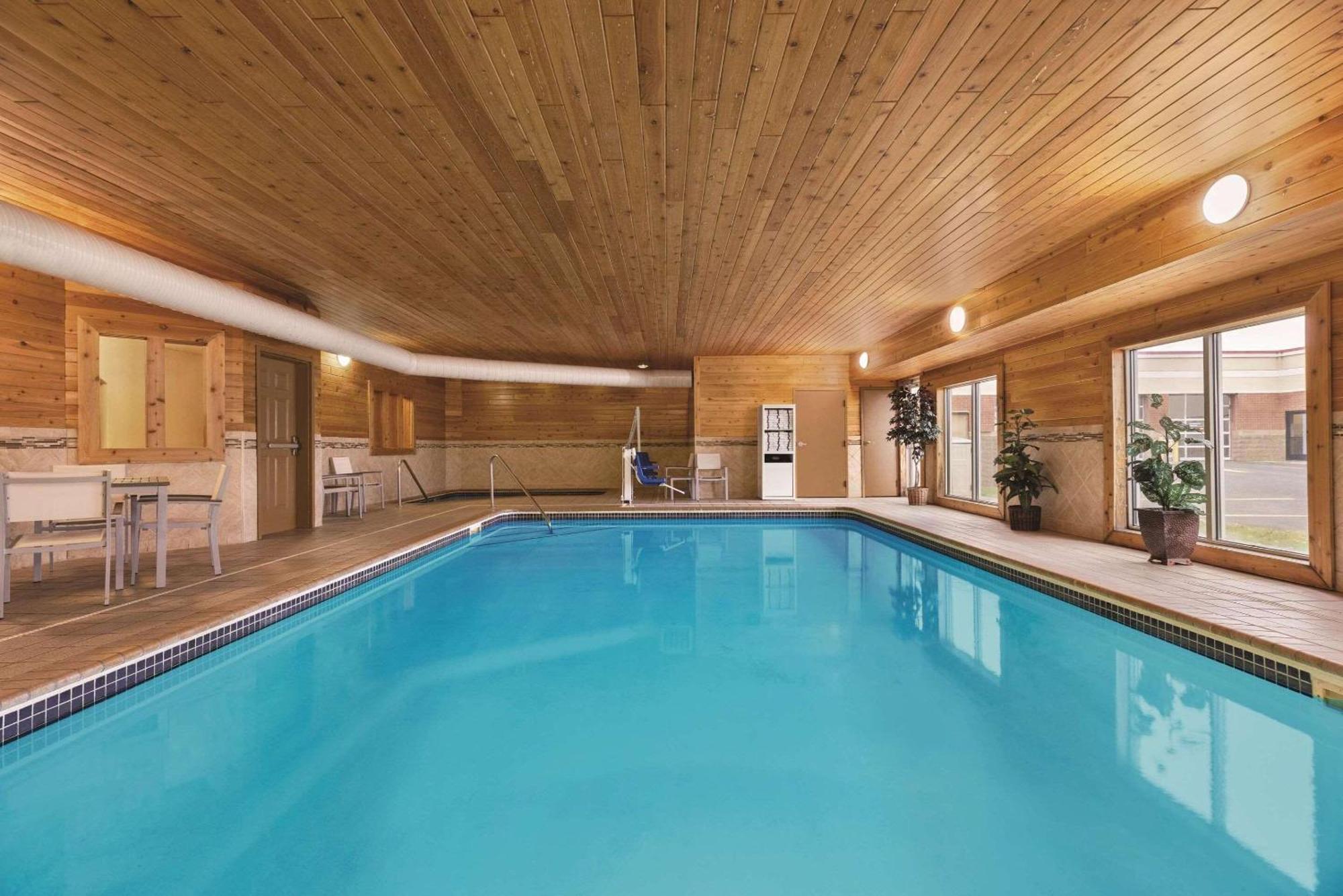 Country Inn & Suites By Radisson, Forest Lake, Mn Экстерьер фото